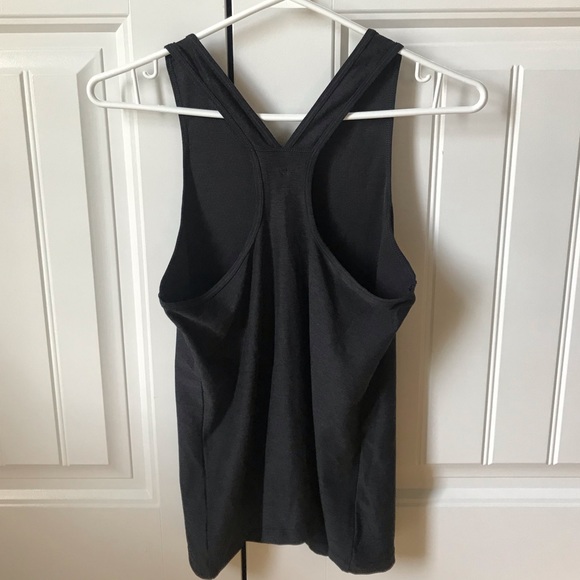 H&M Sport Tank Top Size Medium - Picture 2 of 3